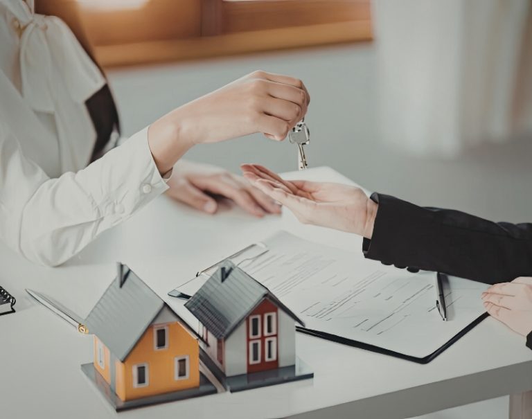The Role of Legal Advisors in Property Transactions and Real Estate Transfers